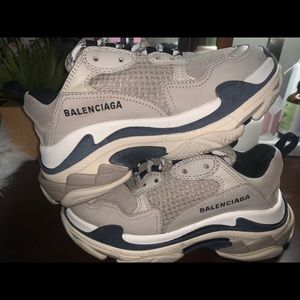 BALENCIAGA WOMENS TRIPLE S SIZE 36 US(6)